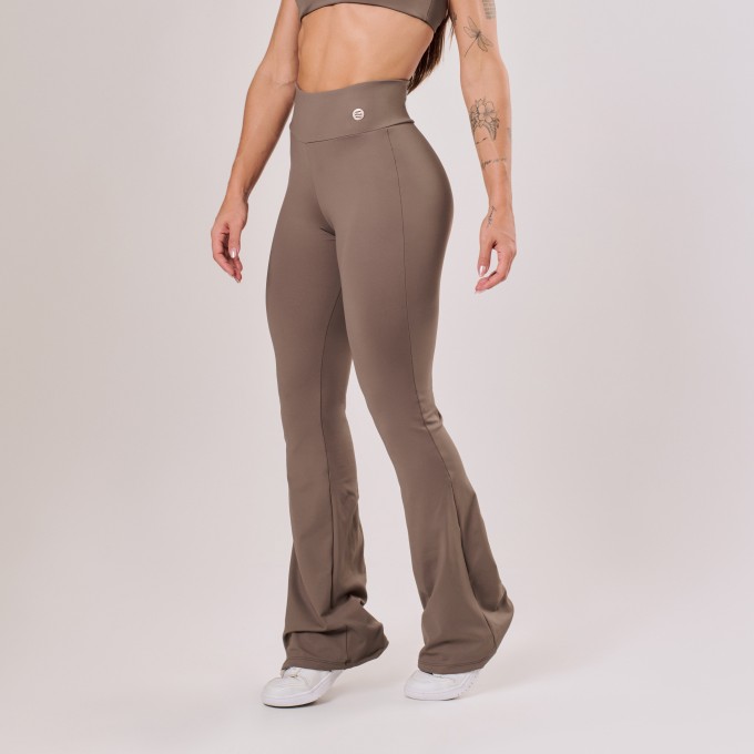Calça Flare Castanho