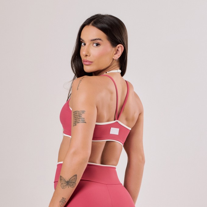 Top Sobreposição Cereja com Off White