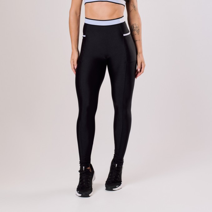 Calça Legging Preta com Bolso e Elástico Branco