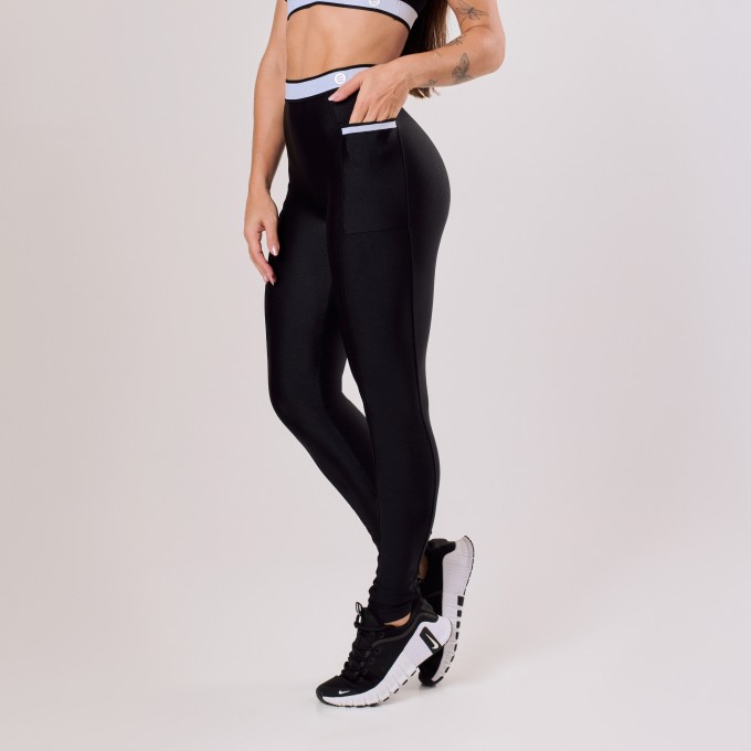 Calça Legging Preta com Bolso e Elástico Branco