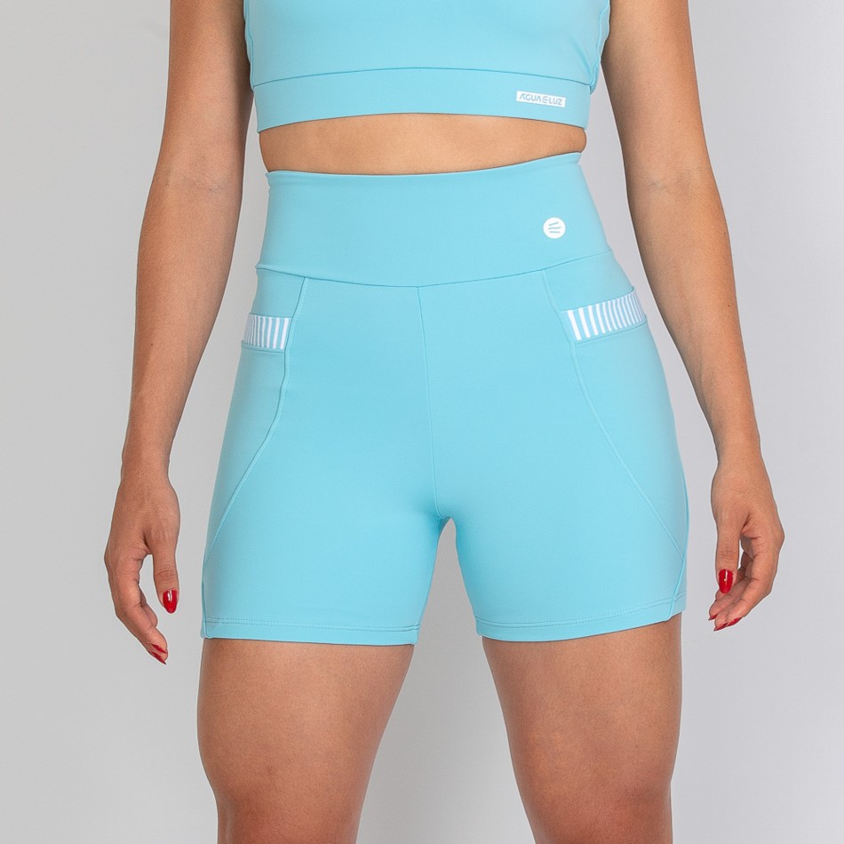 Short Azul Bebê com Bolso e Detalhes em Listras