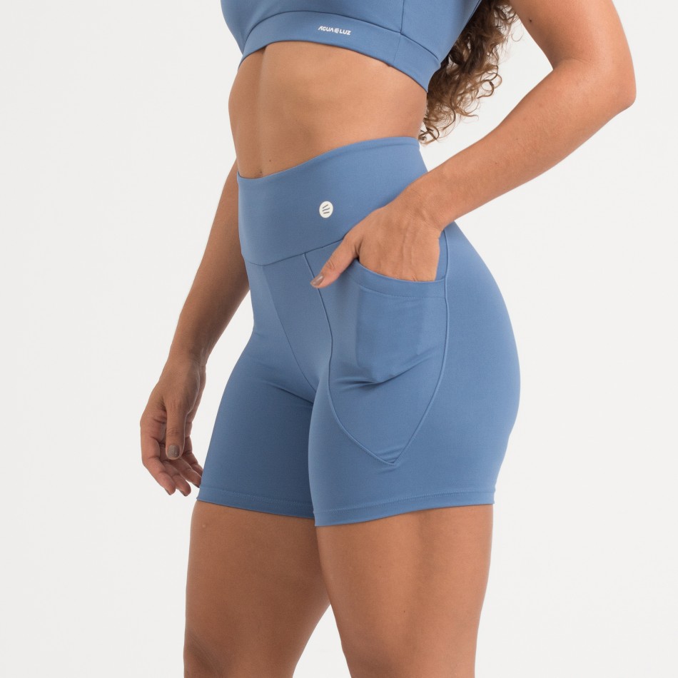 Short Azul Sereno com Bolso Unilateral