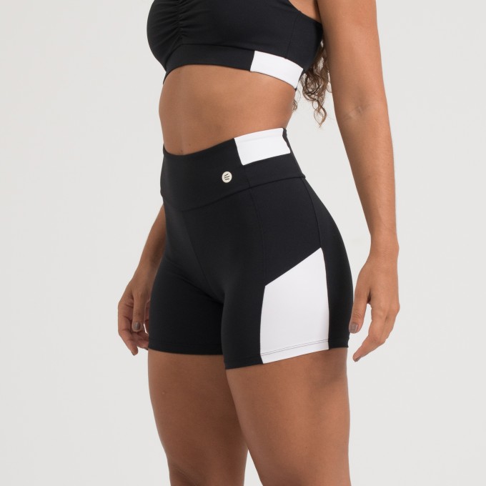 Short Preto e Branco