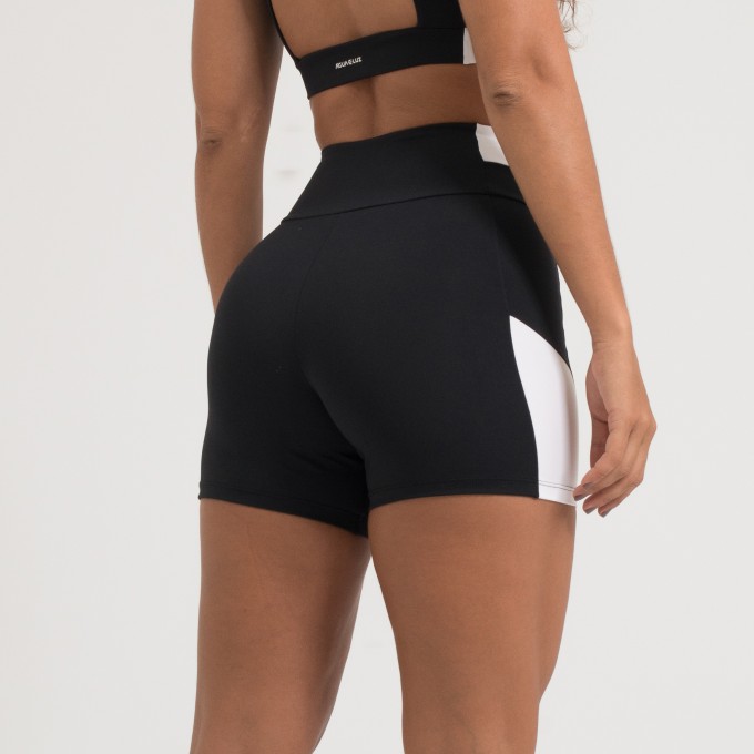Short Preto e Branco