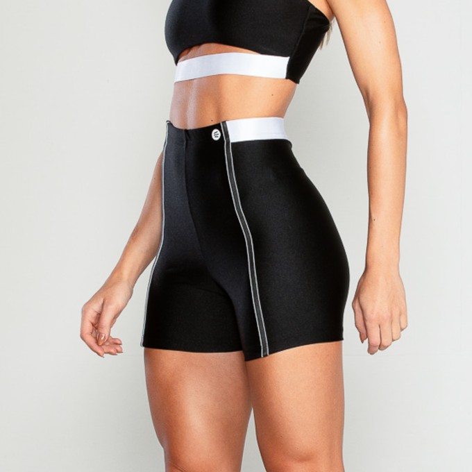 Short Preto com Elástico Branco e Viés