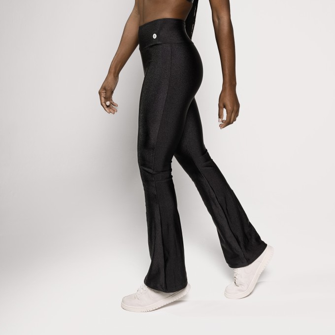 Calça Flare com Brilho Preta