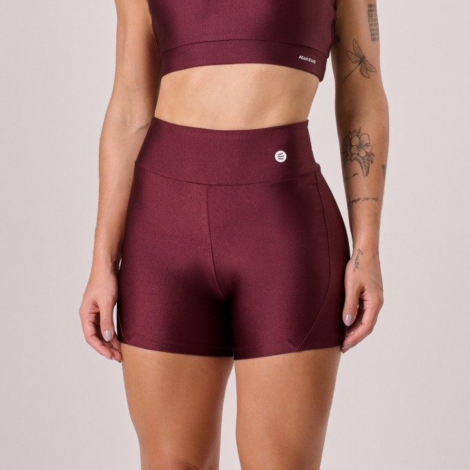 Short com Recorte Vinho