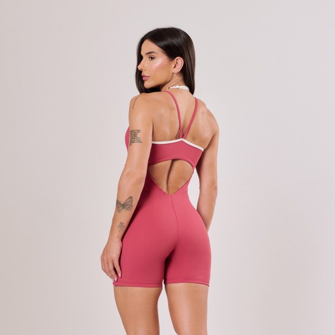 Macaquinho Sobreposição Cereja com Off White