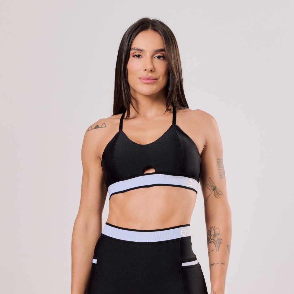 Top Preto vazado com Elástico Branco