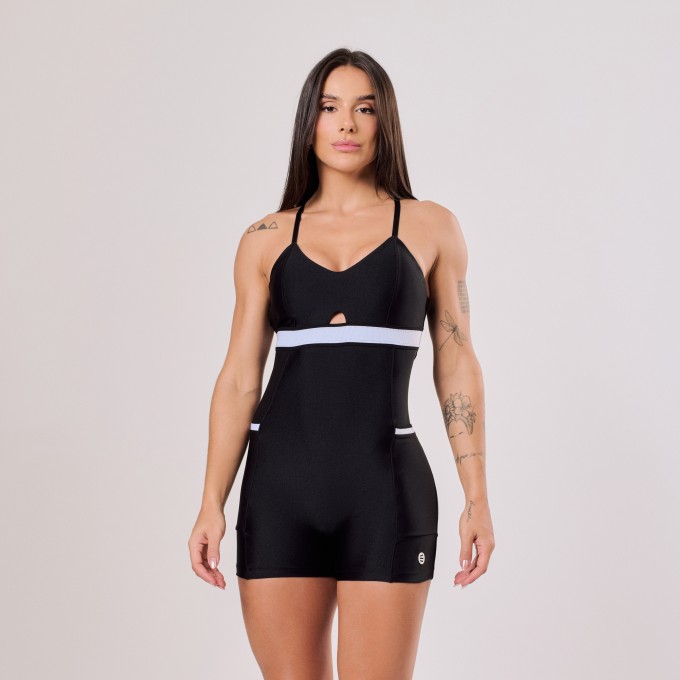 Macaquinho Preto com Bolso e Elástico Branco