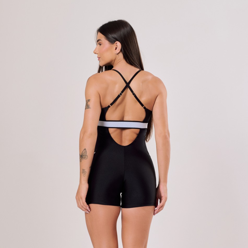 Macaquinho Preto com Bolso e Elástico Branco