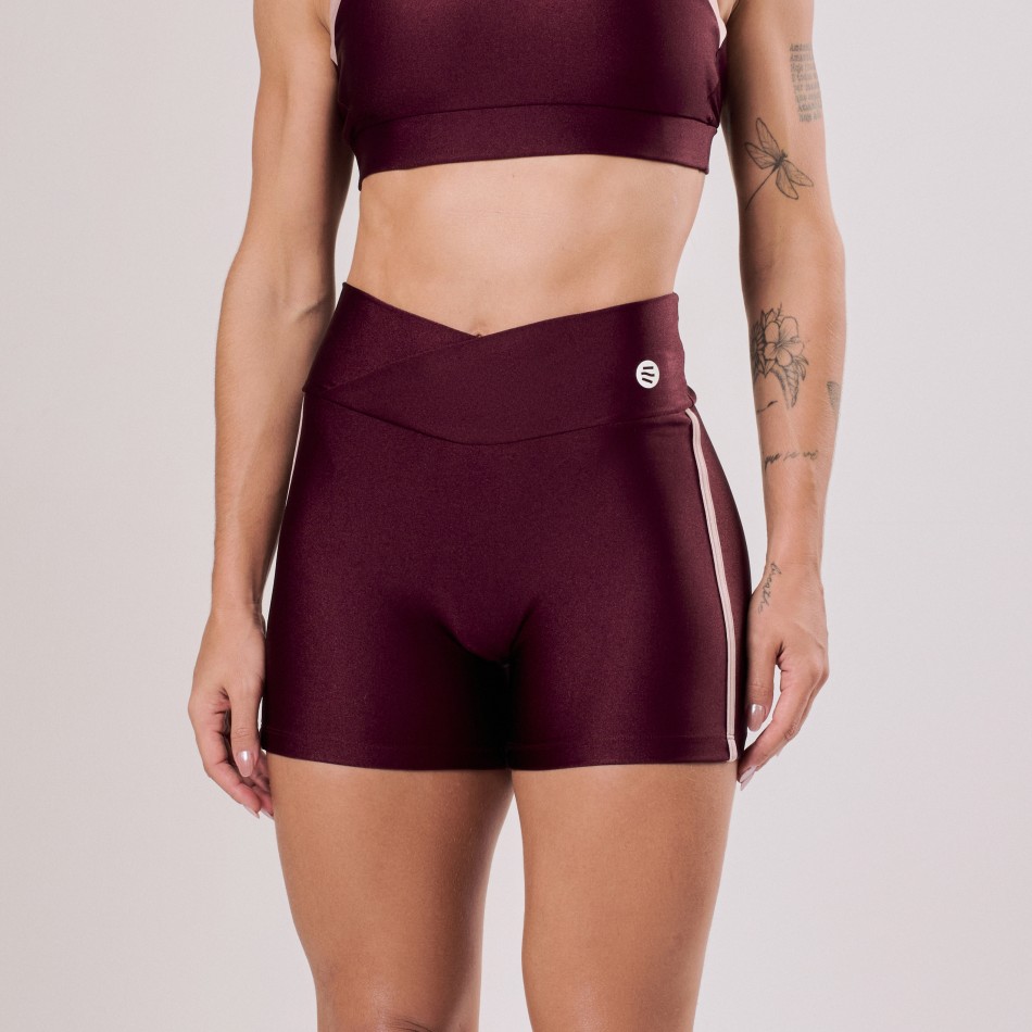 Short Vinho com Cós Transpassado e detalhe Rose