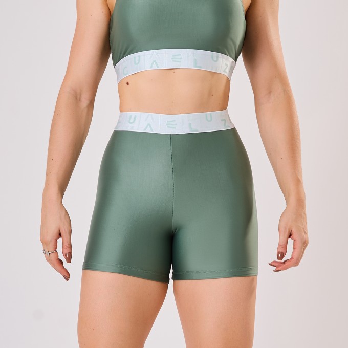 Short Verde Eucalipto com Elástico Personalizado Branco