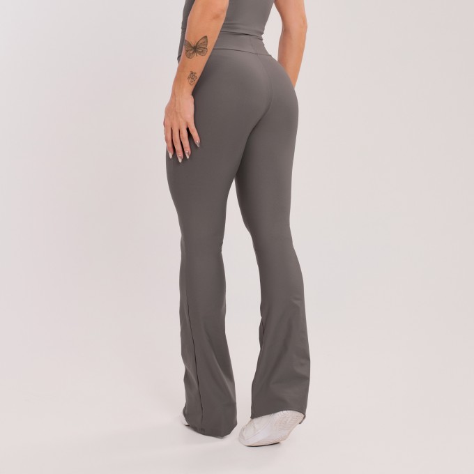 Calça Flare Cinza Urbano