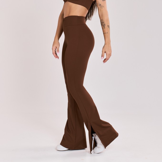 Calça Flare Cós Drapeado e Fenda Marrom Cacau