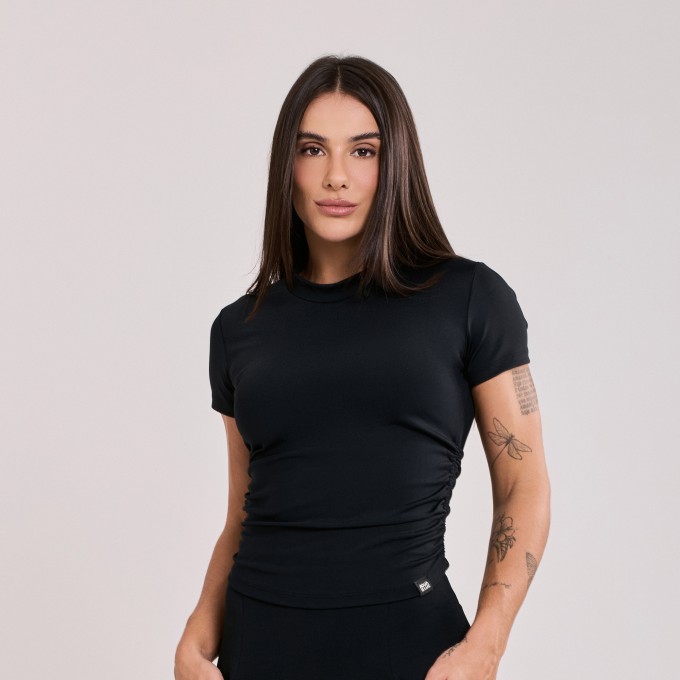 Blusa Manga Curta com detalhe Drapeado Preto