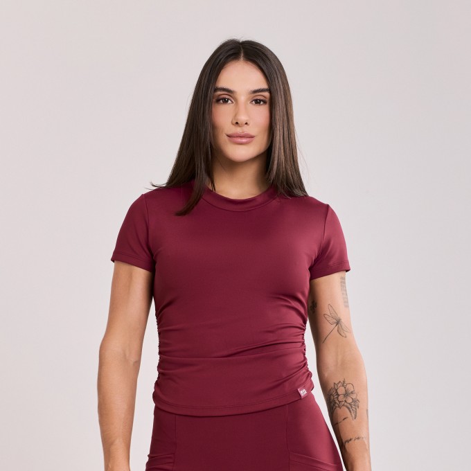 Blusa Manga Curta com detalhe Drapeado Vinho Bordô