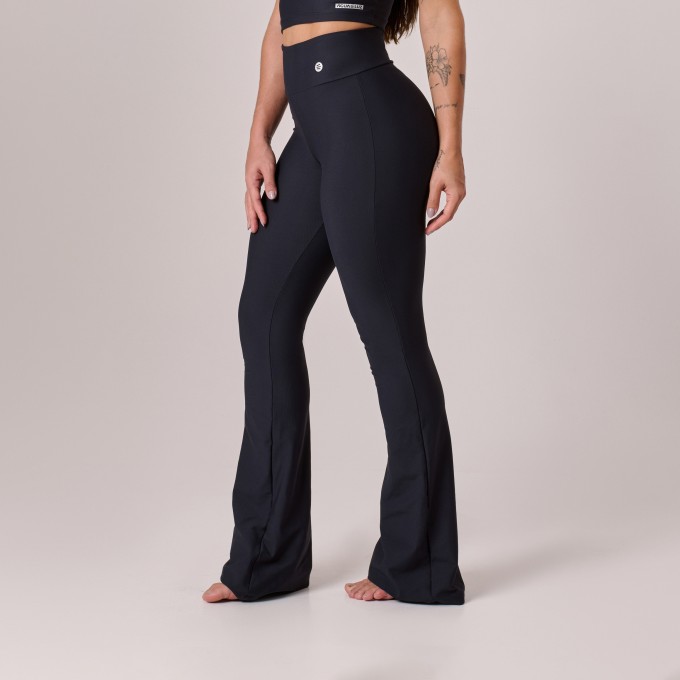 Calça Flare Preta