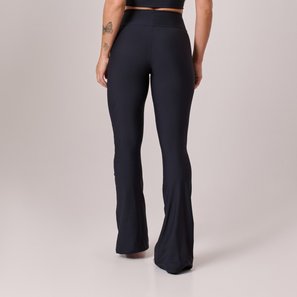 Calça Flare Preta