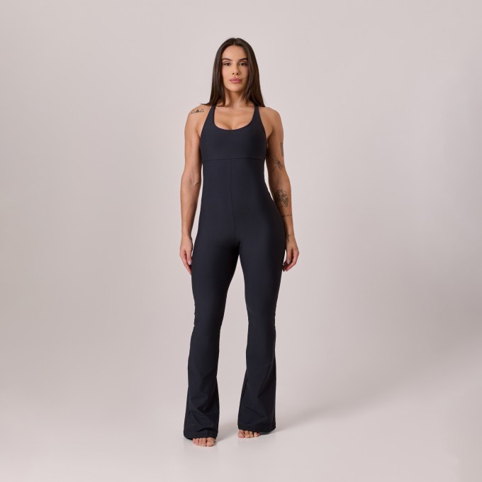 Macacão Flare Preto