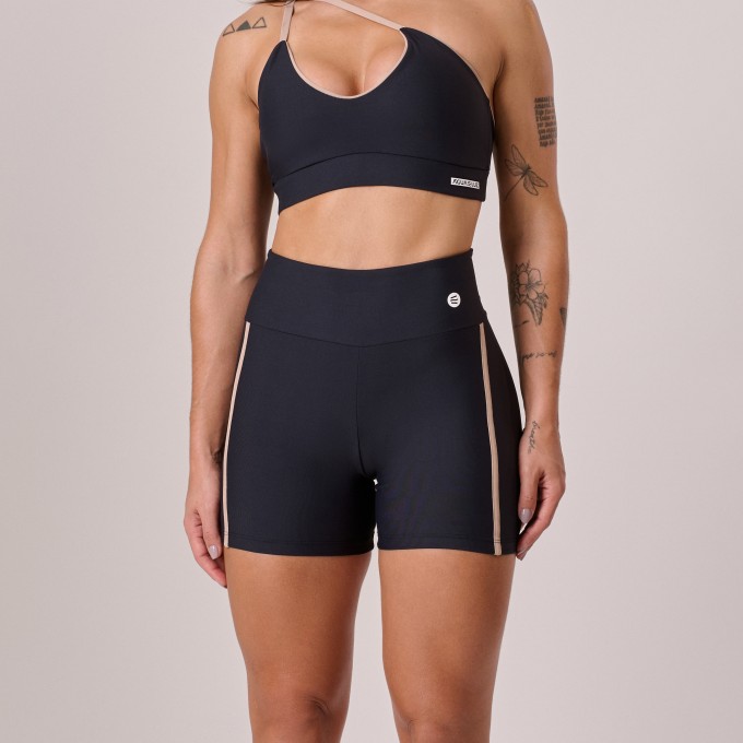 Short Preto com Detalhe Lateral Nude