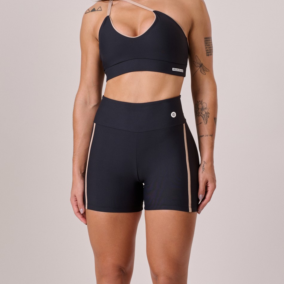 Short Preto com Detalhe Lateral Nude