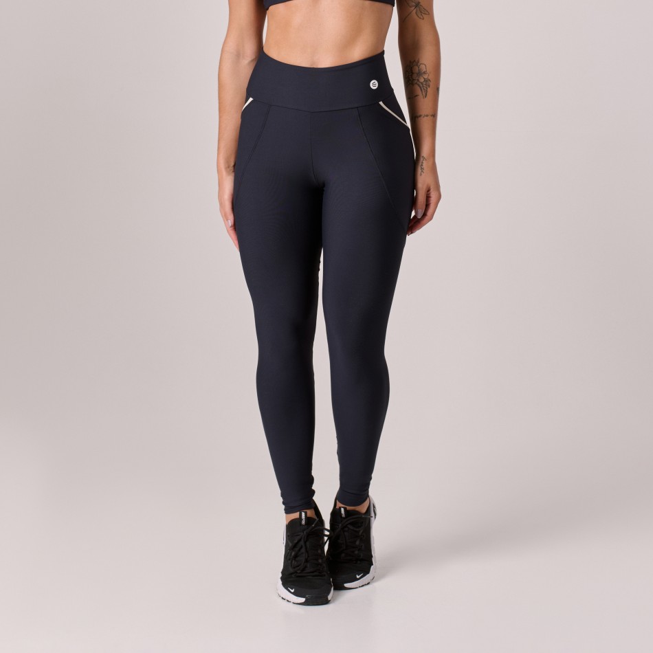 Calça Legging com Bolso Preta e Detalhe Bege