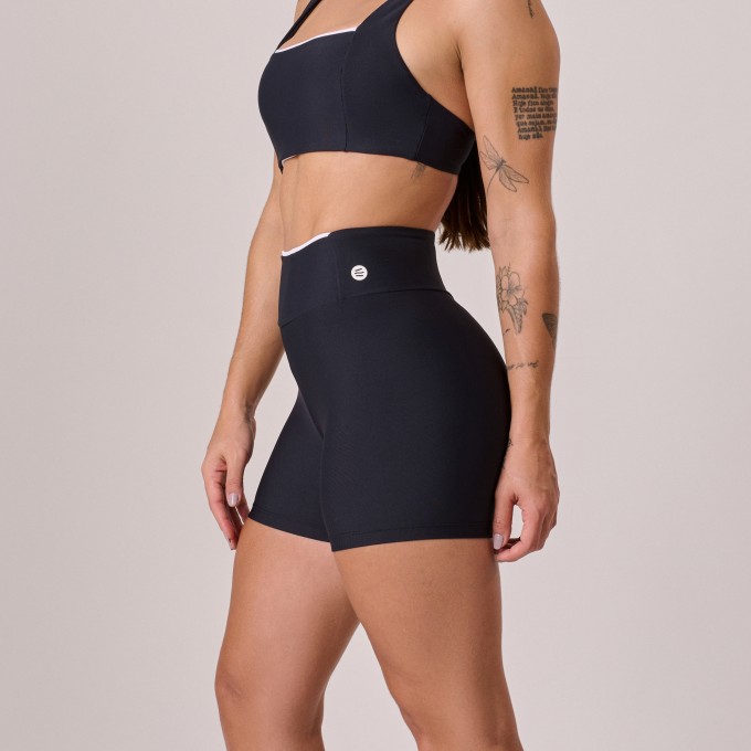 Short  Preto com detalhe Branco