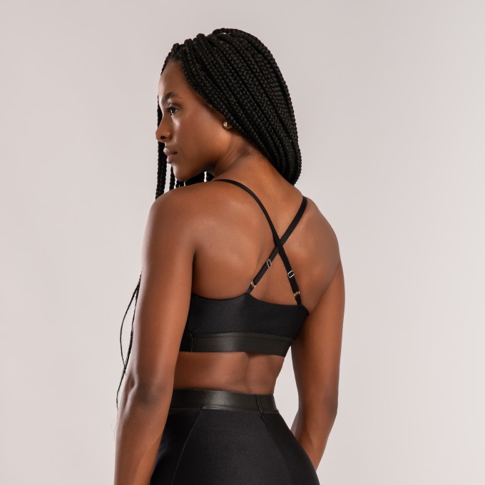 Top Camiseta  Preto com Detalhe Tule