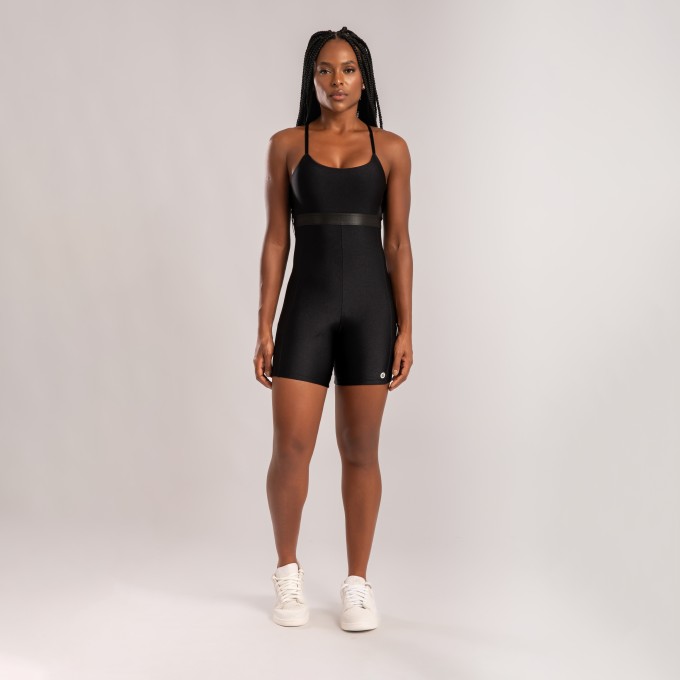 Macaquinho Preto com Detalhe Tule