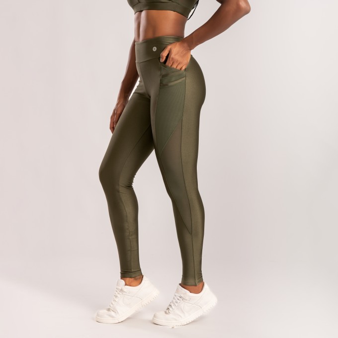 Calça Legging Verde Escura com Bolso Triplo de Tule