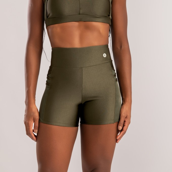 Short Verde Escuro com Bolso Triplo de Tule
