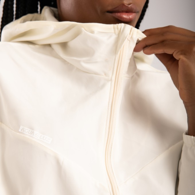 Casaco Corta Vento Capuz Off White